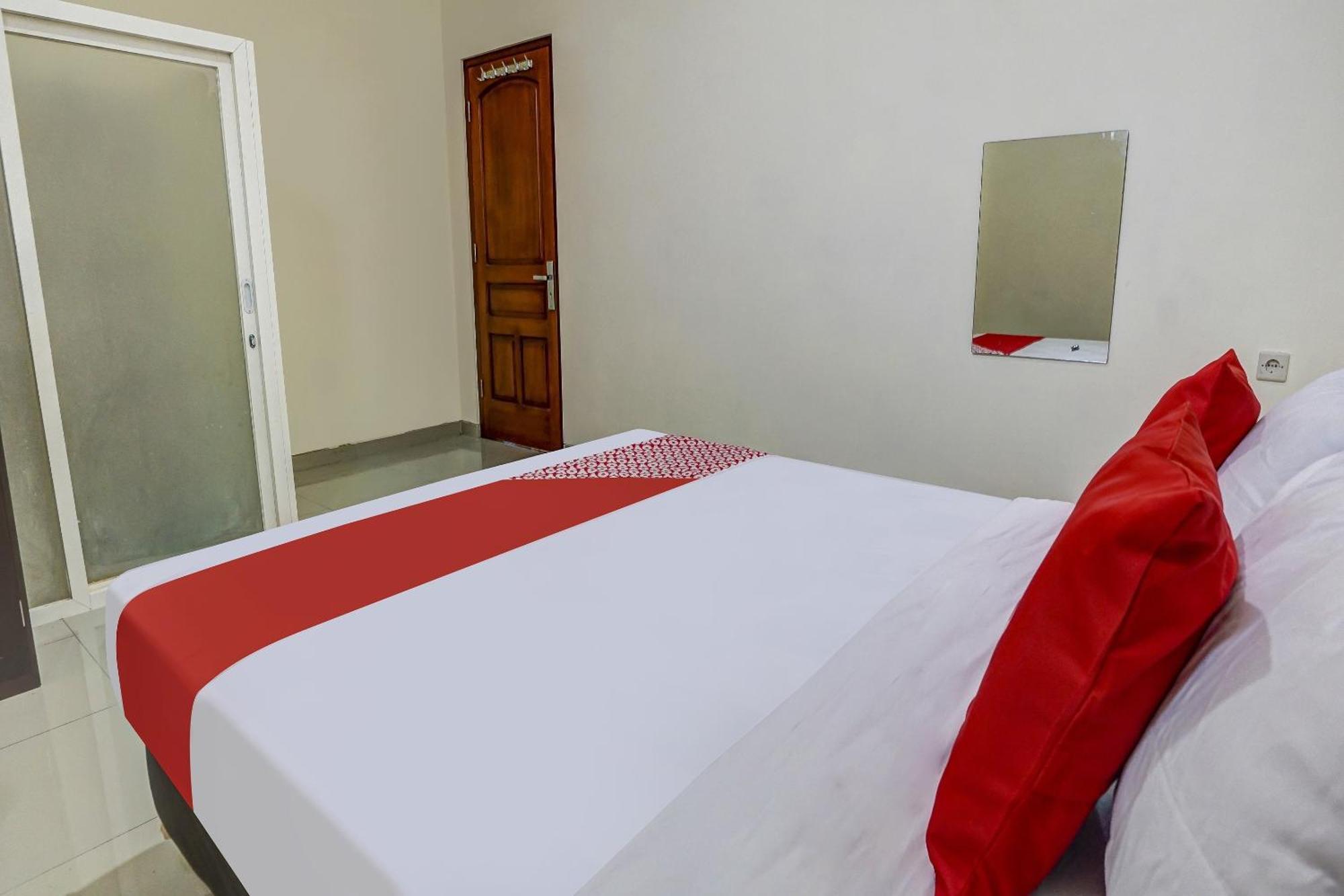 OYO 91084 Oke Guest House Malang Extérieur photo
