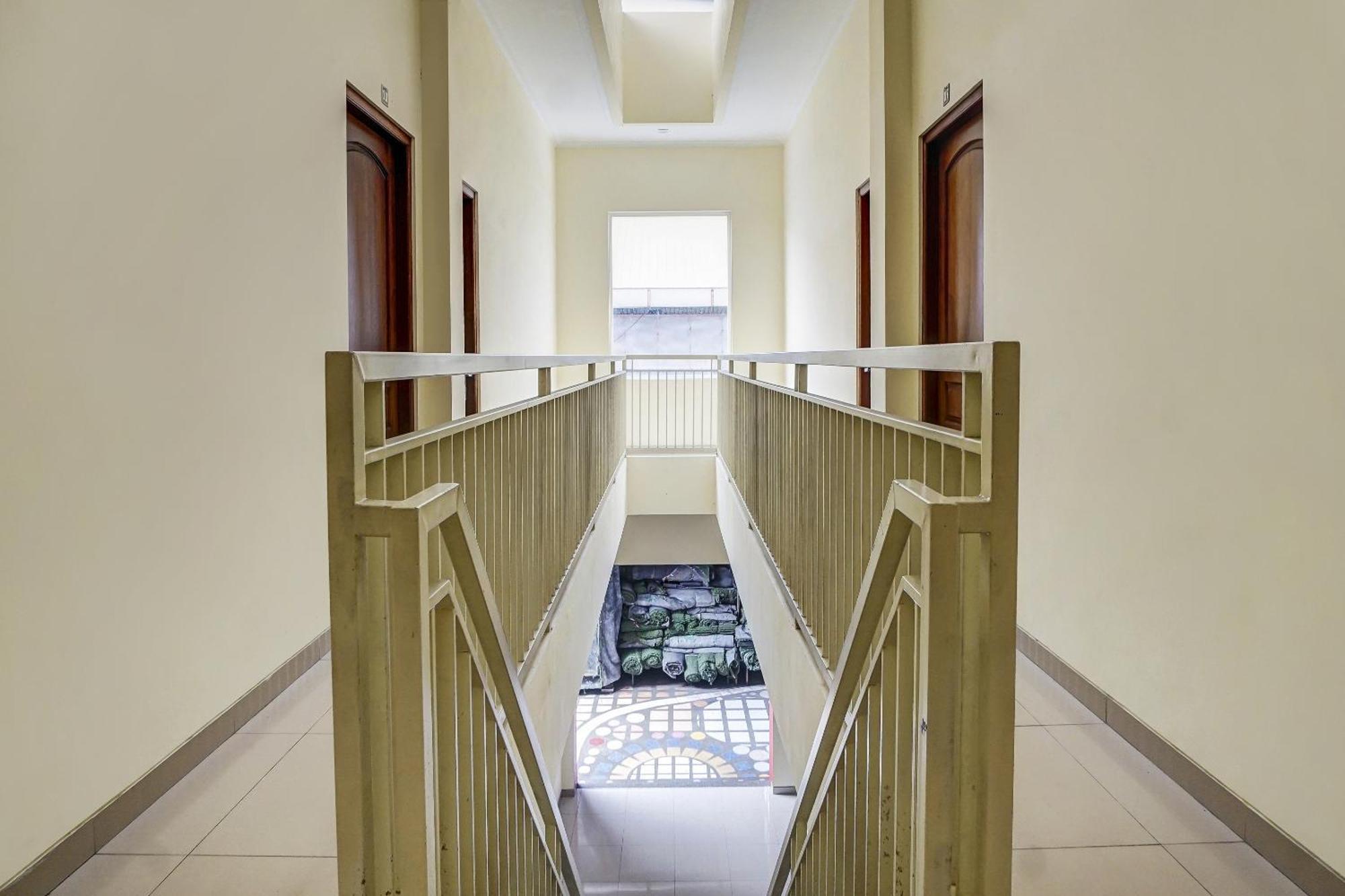 OYO 91084 Oke Guest House Malang Extérieur photo